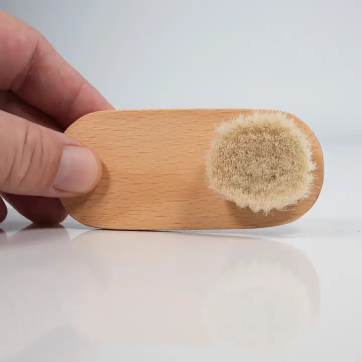 Facial Dry Brush